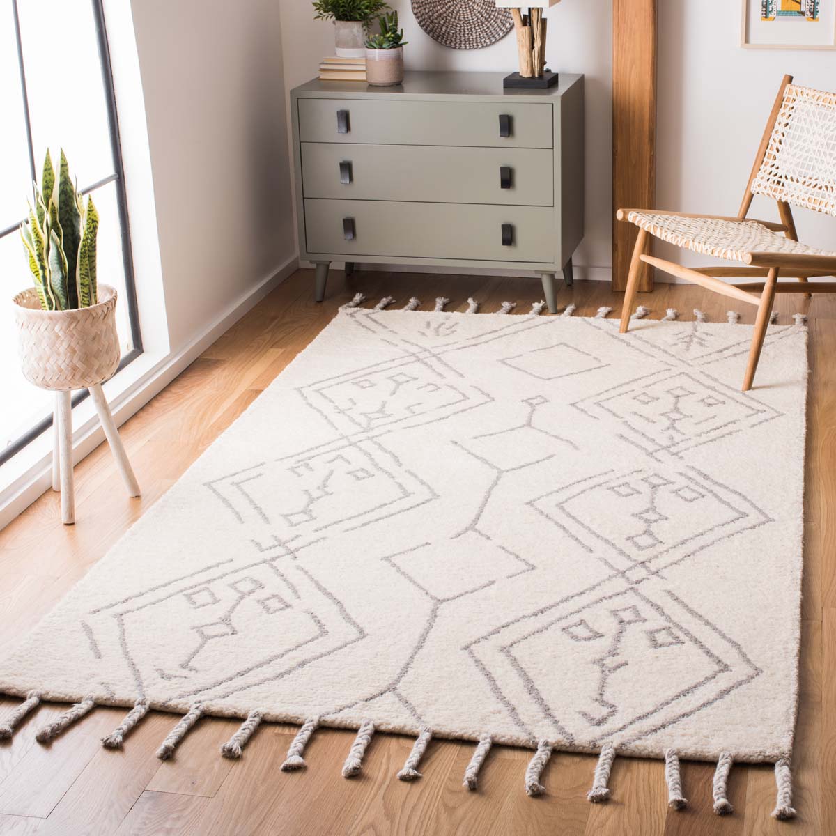 Safavieh Casablanca 201 Rug, CSB201 - Ivory / Silver