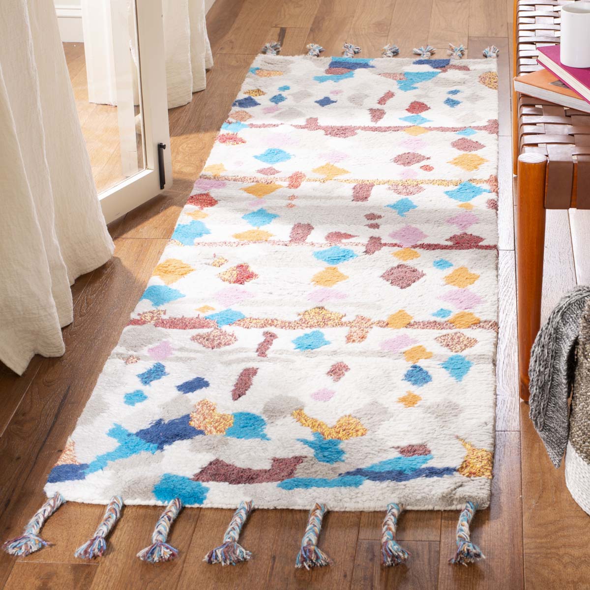 Safavieh Casablanca 216 Rug, CSB216 - Ivory / Multi