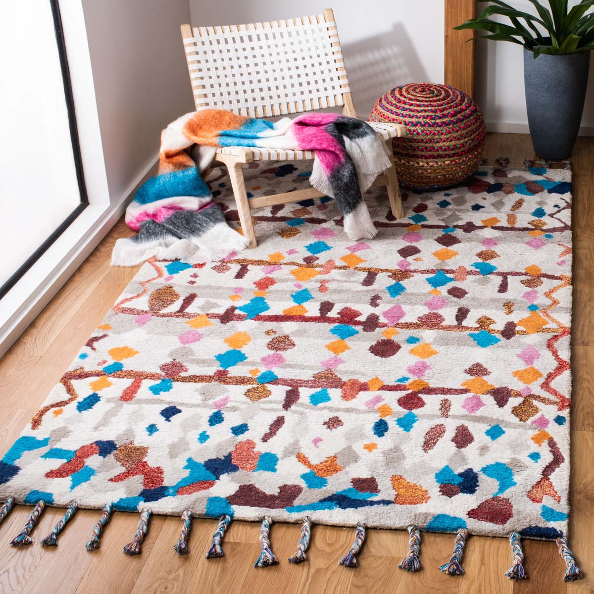 Safavieh Casablanca 216 Rug, CSB216 - Ivory / Multi