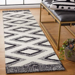 Safavieh Casablanca 225 Rug, CSB225 - Ivory / Black
