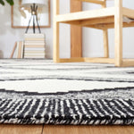 Safavieh Casablanca 225 Rug, CSB225 - Ivory / Black