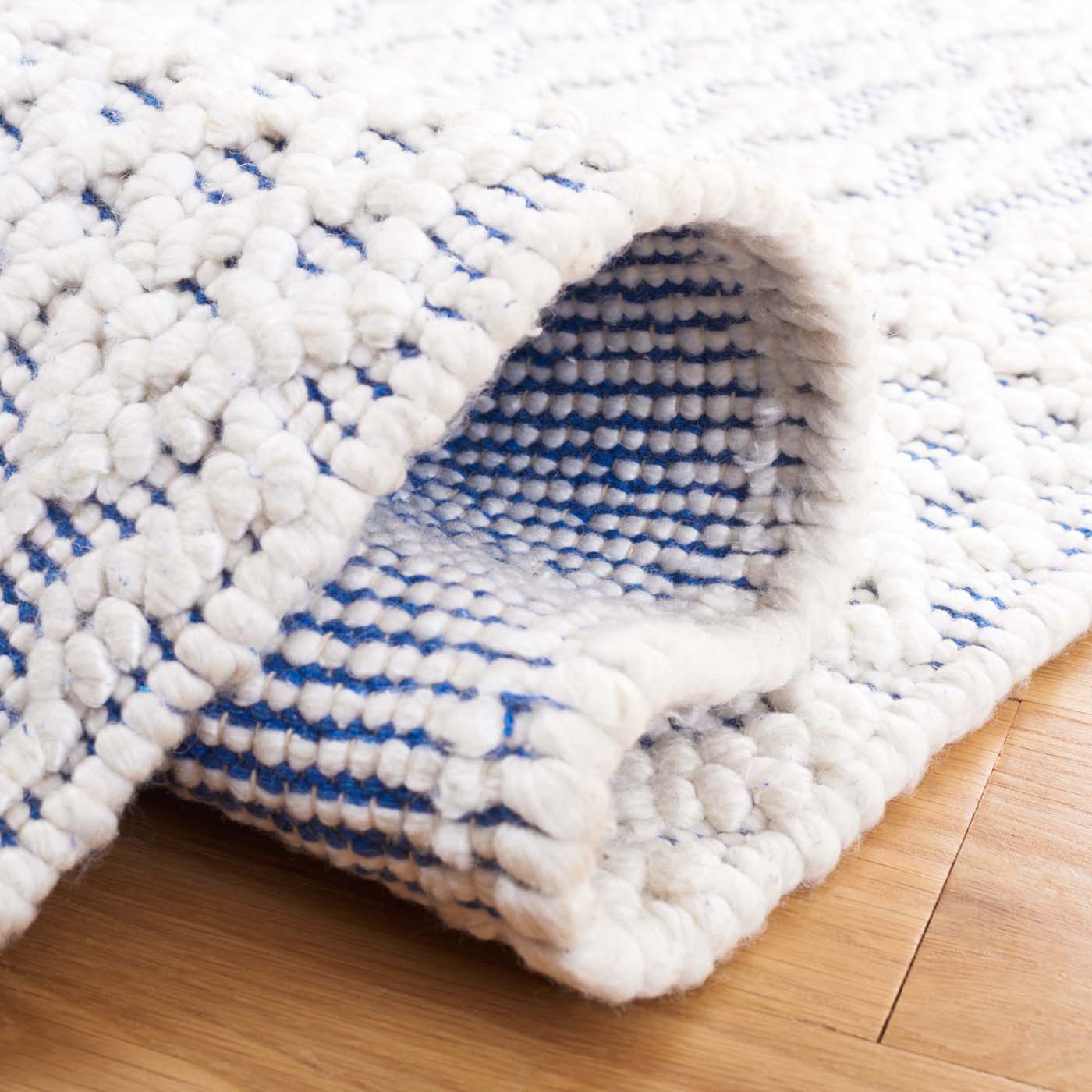 Safavieh Casablanca 276 Rug, CSB276 - Blue / Ivory