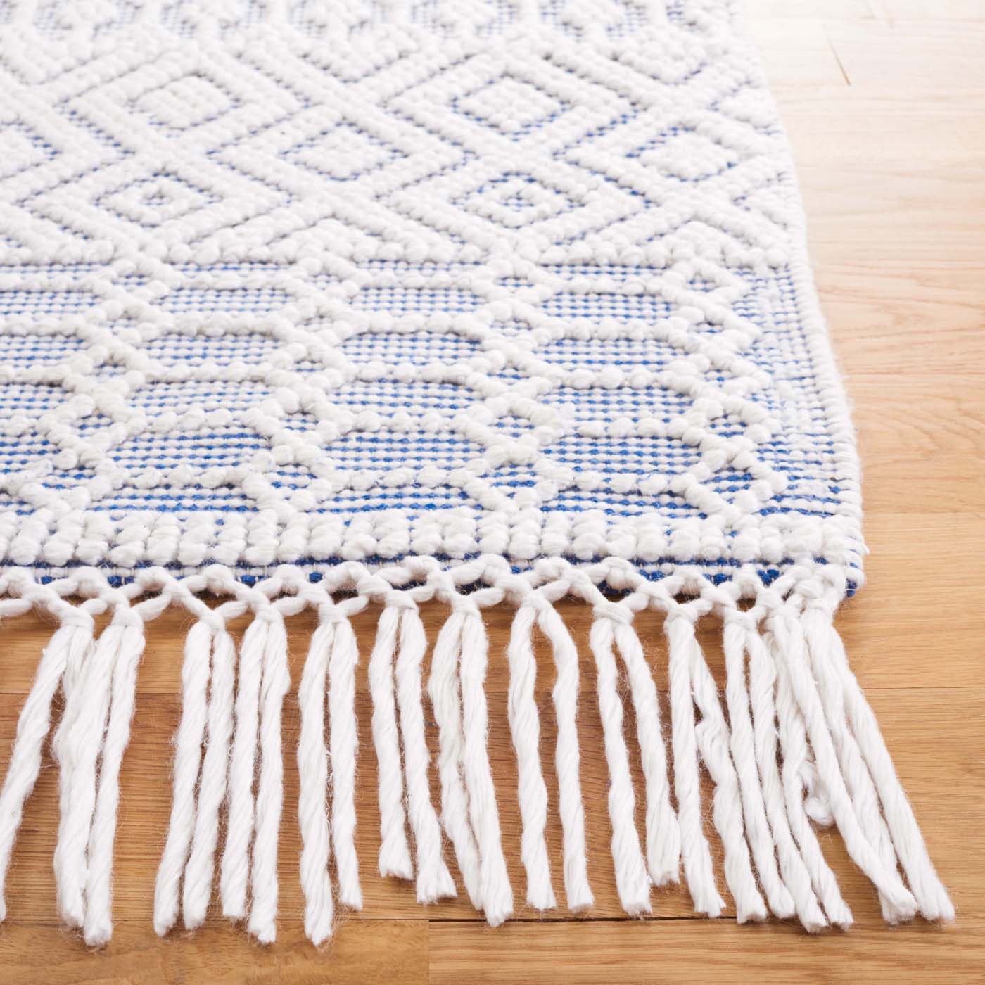 Safavieh Casablanca 276 Rug, CSB276 - Blue / Ivory