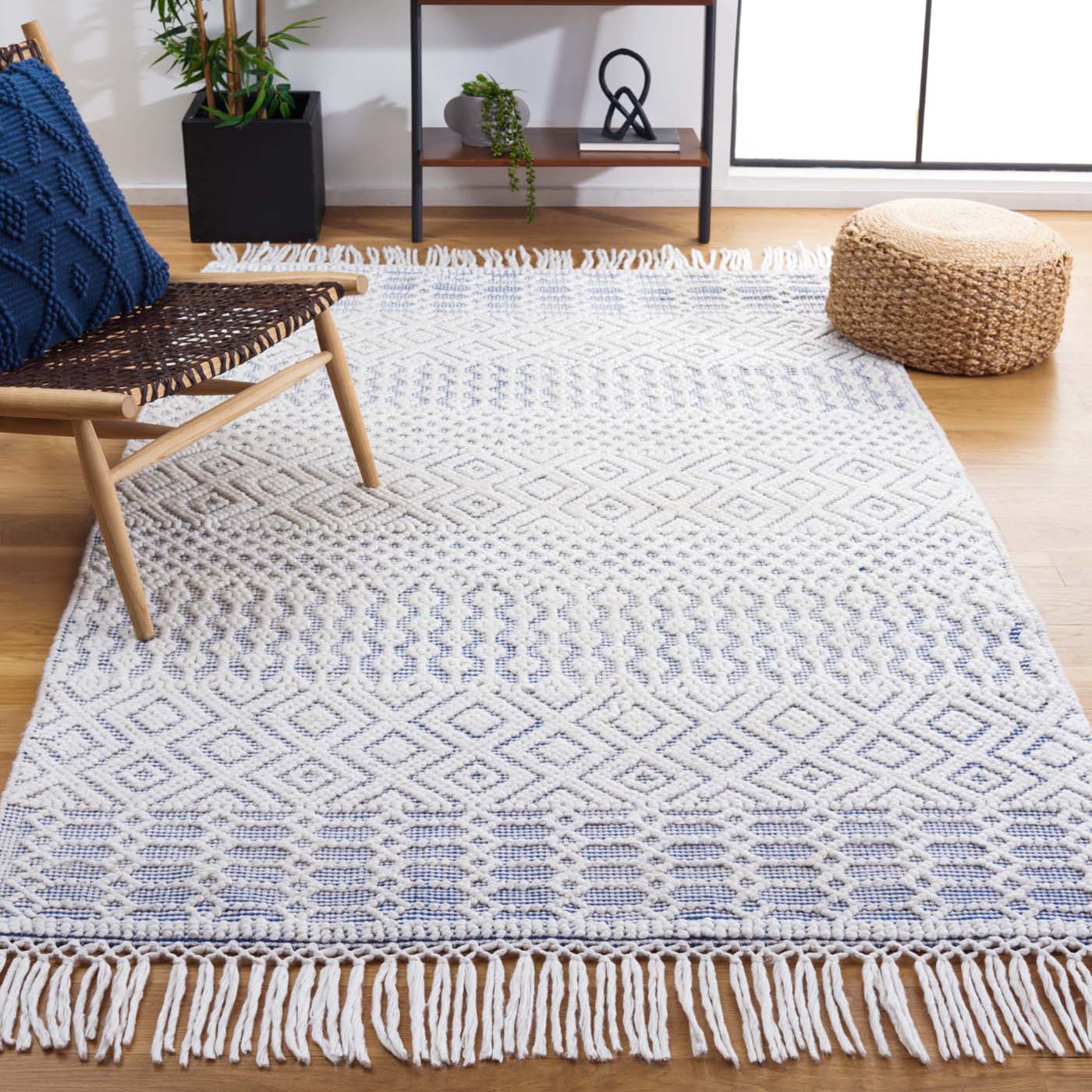 Safavieh Casablanca 276 Rug, CSB276 - Blue / Ivory