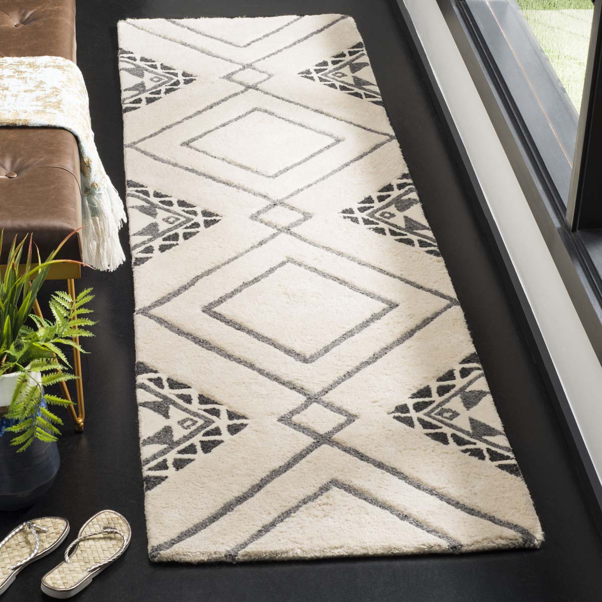 Safavieh Casablanca 301 Rug, CSB301 - Ivory / Grey