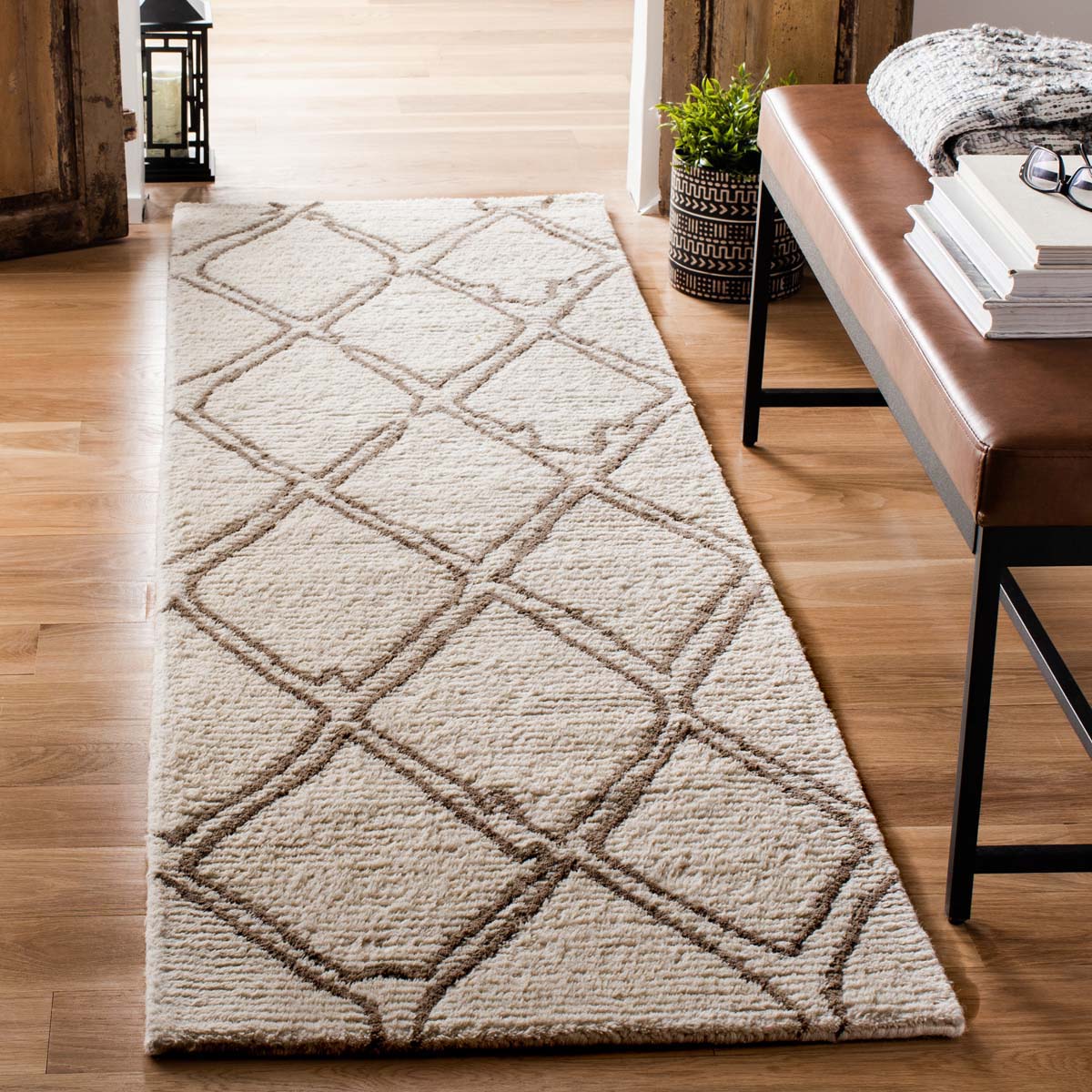Safavieh Casablanca 350 Rug, CSB350 - Ivory / Grey