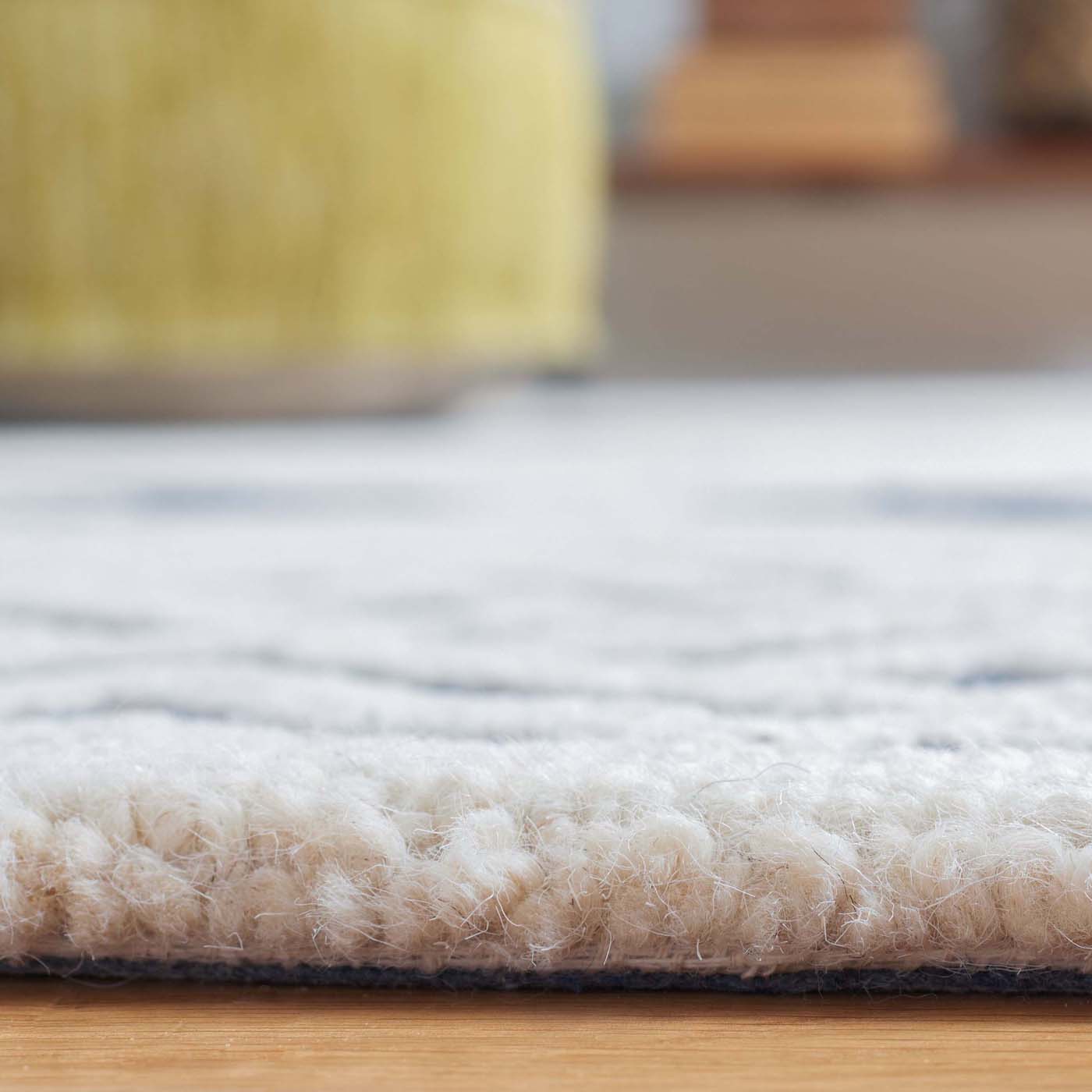 Safavieh Casablanca 377 Rug, CSB377 - Ivory / Navy