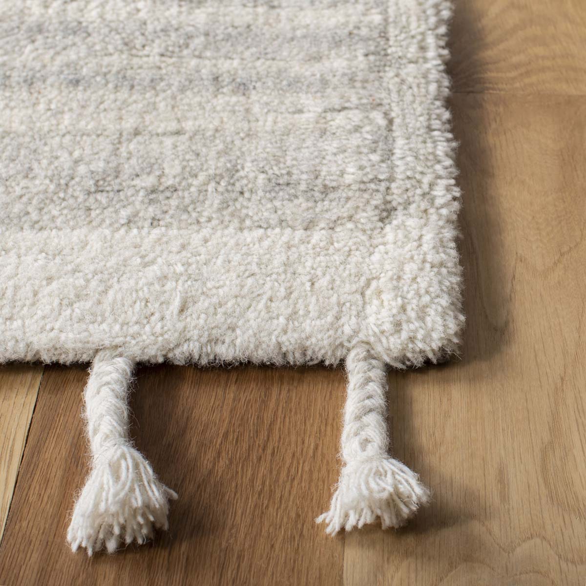 Safavieh Casablanca 451 Rug, CSB451 - Beige / Ivory