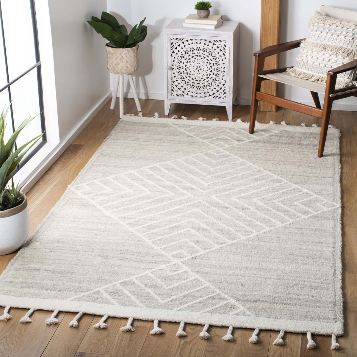 Safavieh Casablanca 451 Rug, CSB451 - Beige / Ivory