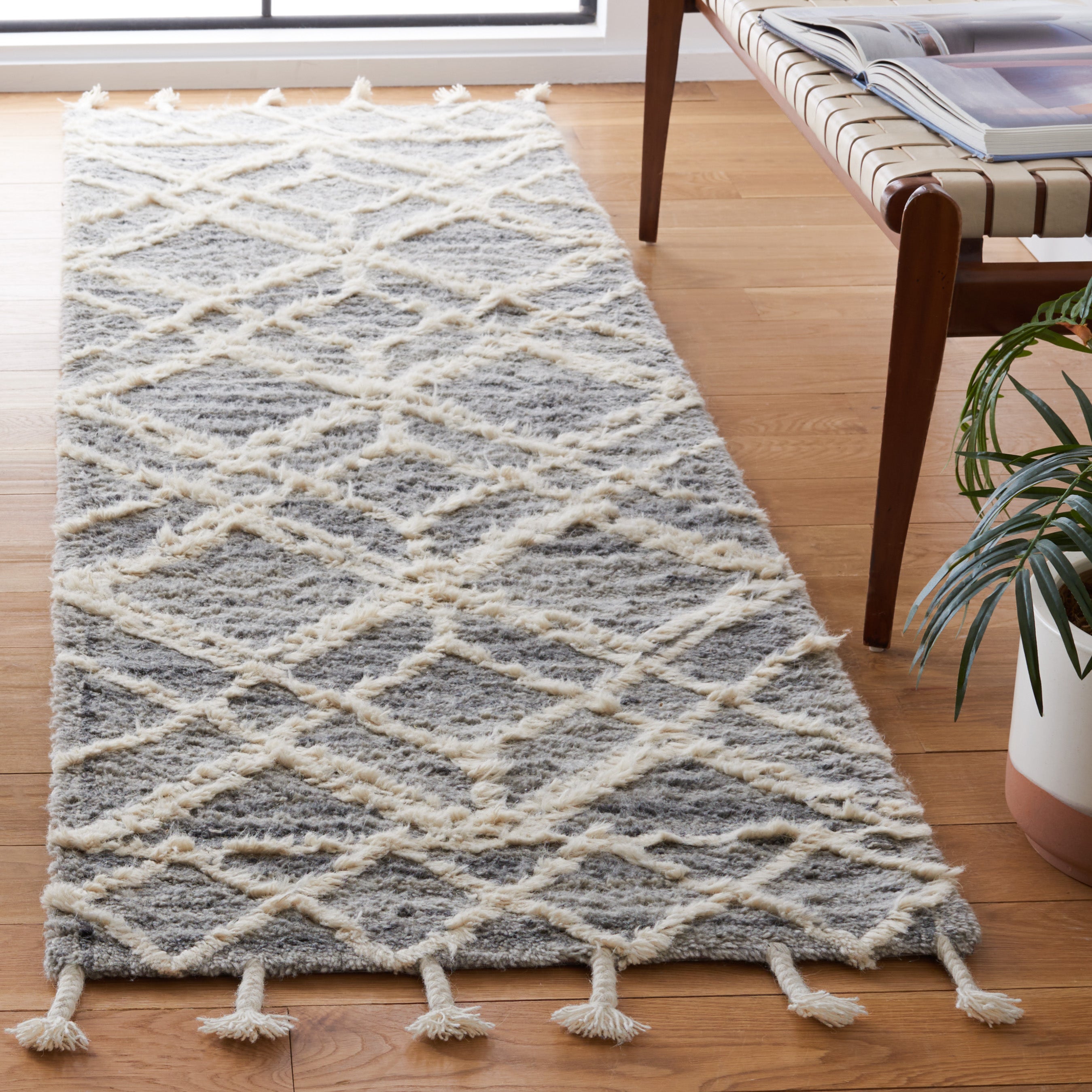 Safavieh Casablanca 459 Rug, CSB459 - Grey / Ivory