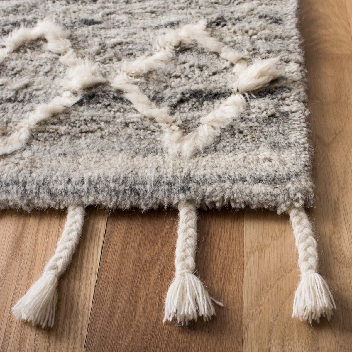 Safavieh Casablanca 460 Rug, CSB460 - Grey / Ivory