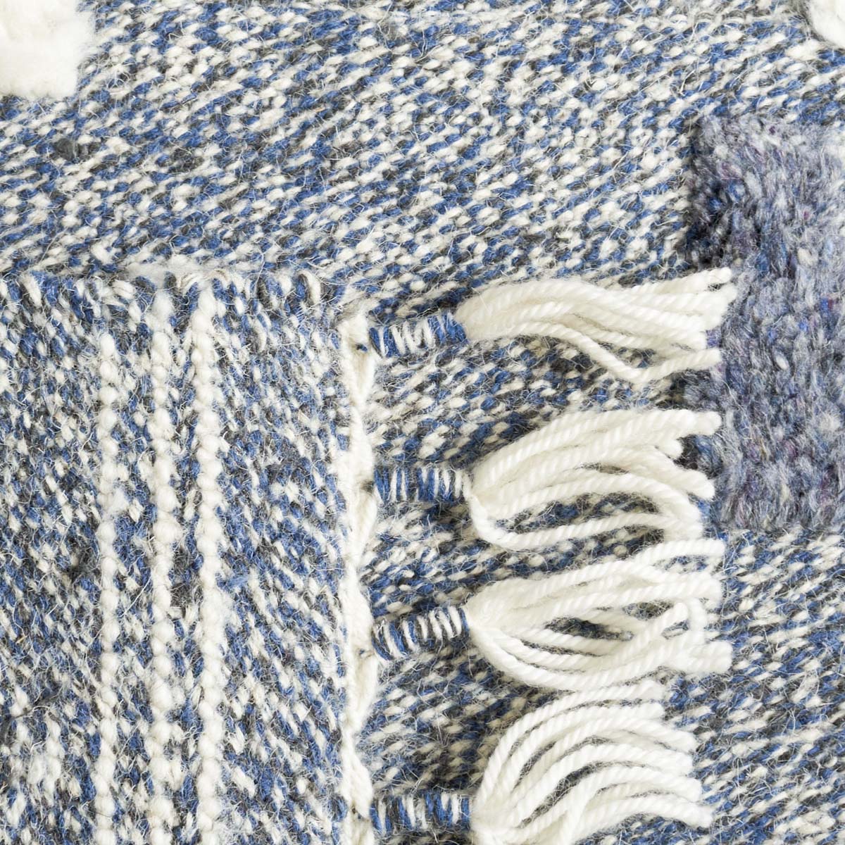 Safavieh Casablanca 523 Rug, CSB523 - Blue / Ivory