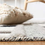 Safavieh Casablanca 526 Rug, CSB526 - Ivory / Black