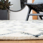 Safavieh Casablanca 546 Rug, CSB546 - Ivory / Grey