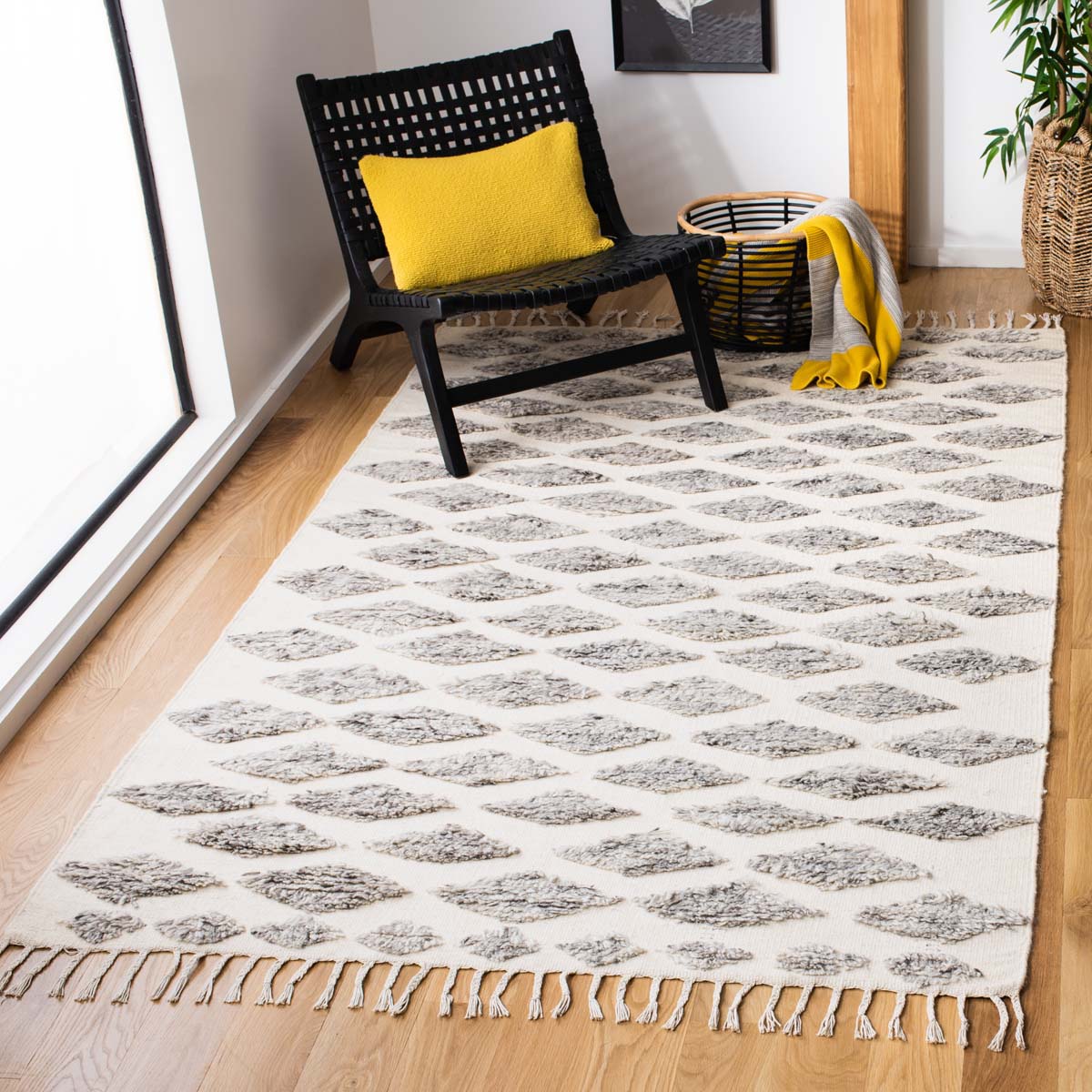 Safavieh Casablanca 558 Rug, CSB558 - Grey / Beige
