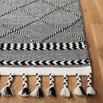 Safavieh Casablanca 575 Rug, CSB575 - Black / Ivory