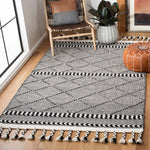 Safavieh Casablanca 575 Rug, CSB575 - Black / Ivory