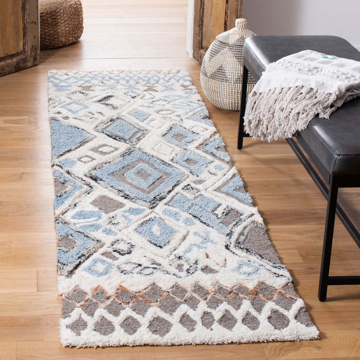 Safavieh Casablanca Shag 618 Rug, CSB618 - Beige / Navy