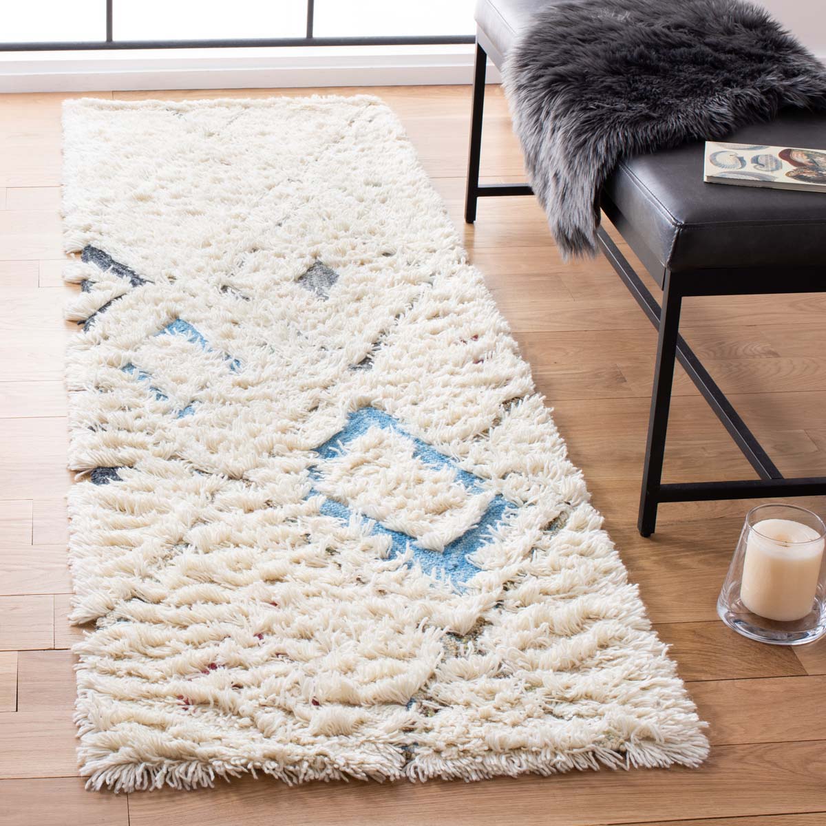 Safavieh Casablanca Shag 637 Rug, CSB637 - Ivory / Charcoal