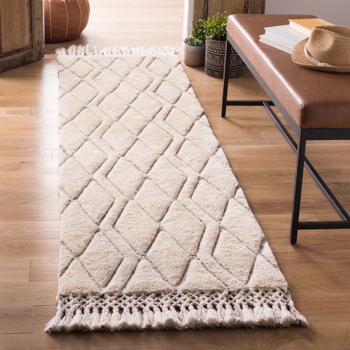Safavieh Casablanca 652 Rug, CSB652 - Ivory / Grey