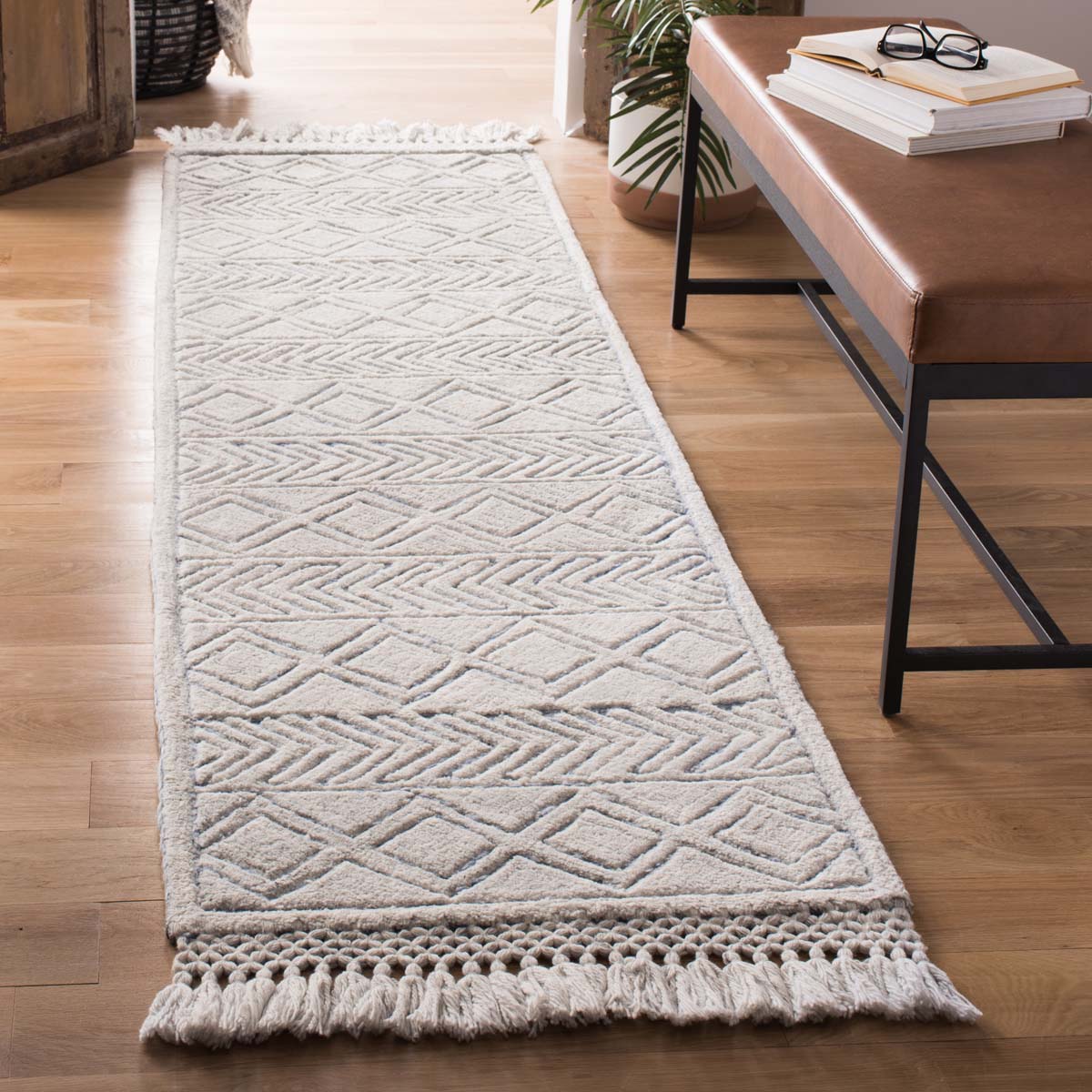 Safavieh Casablanca 661 Rug, CSB661 - Ivory / Blue