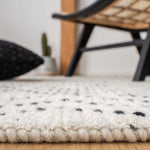 Safavieh Casablanca 676 Rug, CSB676 - Ivory / Black