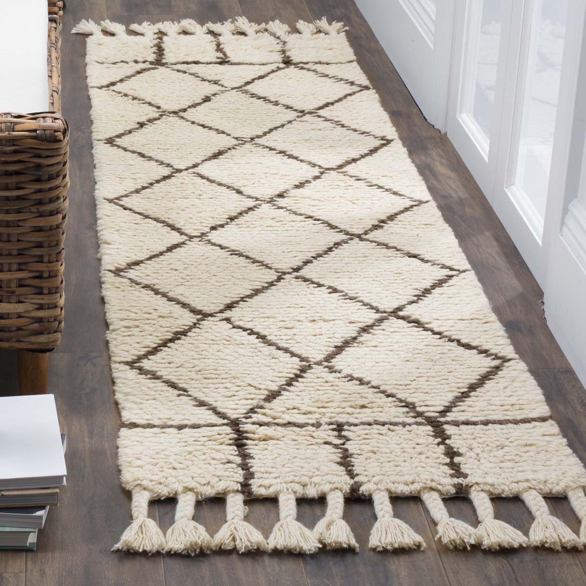 Safavieh Casablanca 725 Rug, CSB725 - Ivory / Brown