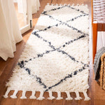 Safavieh Casablanca 726 Rug, CSB726 - Ivory / Grey