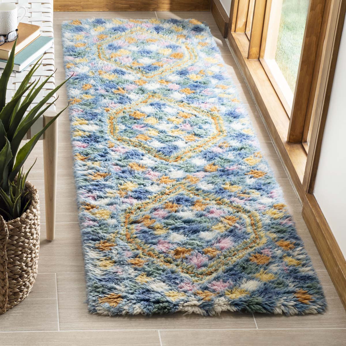 Safavieh Casablanca 750 Rug, CSB750 - Ivory / Blue