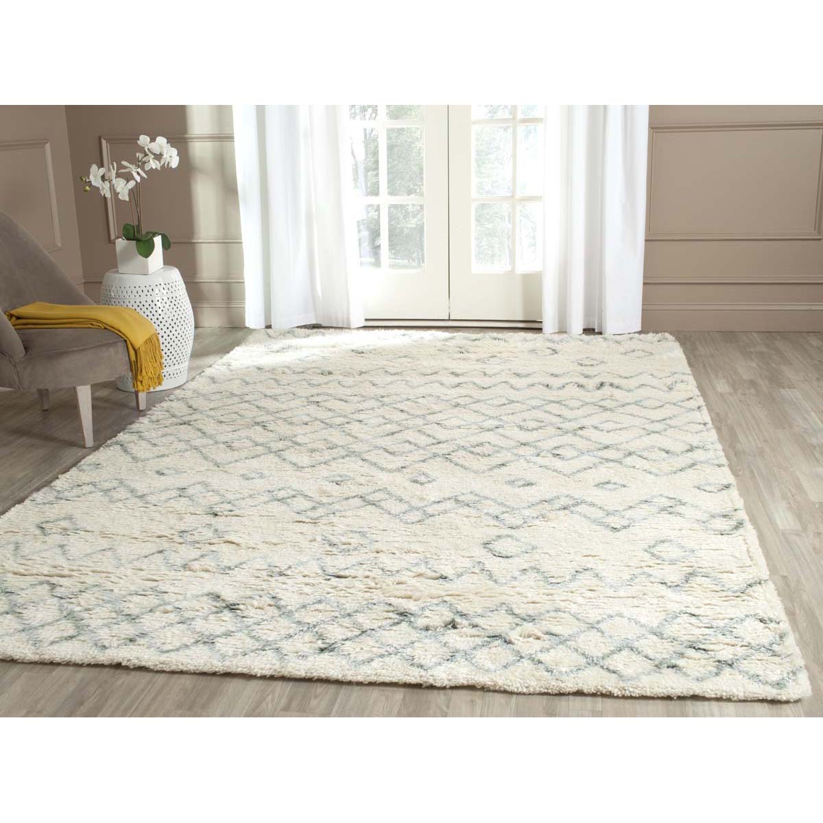 Safavieh Casablanca 806 Rug, CSB806 - Ivory / Blue
