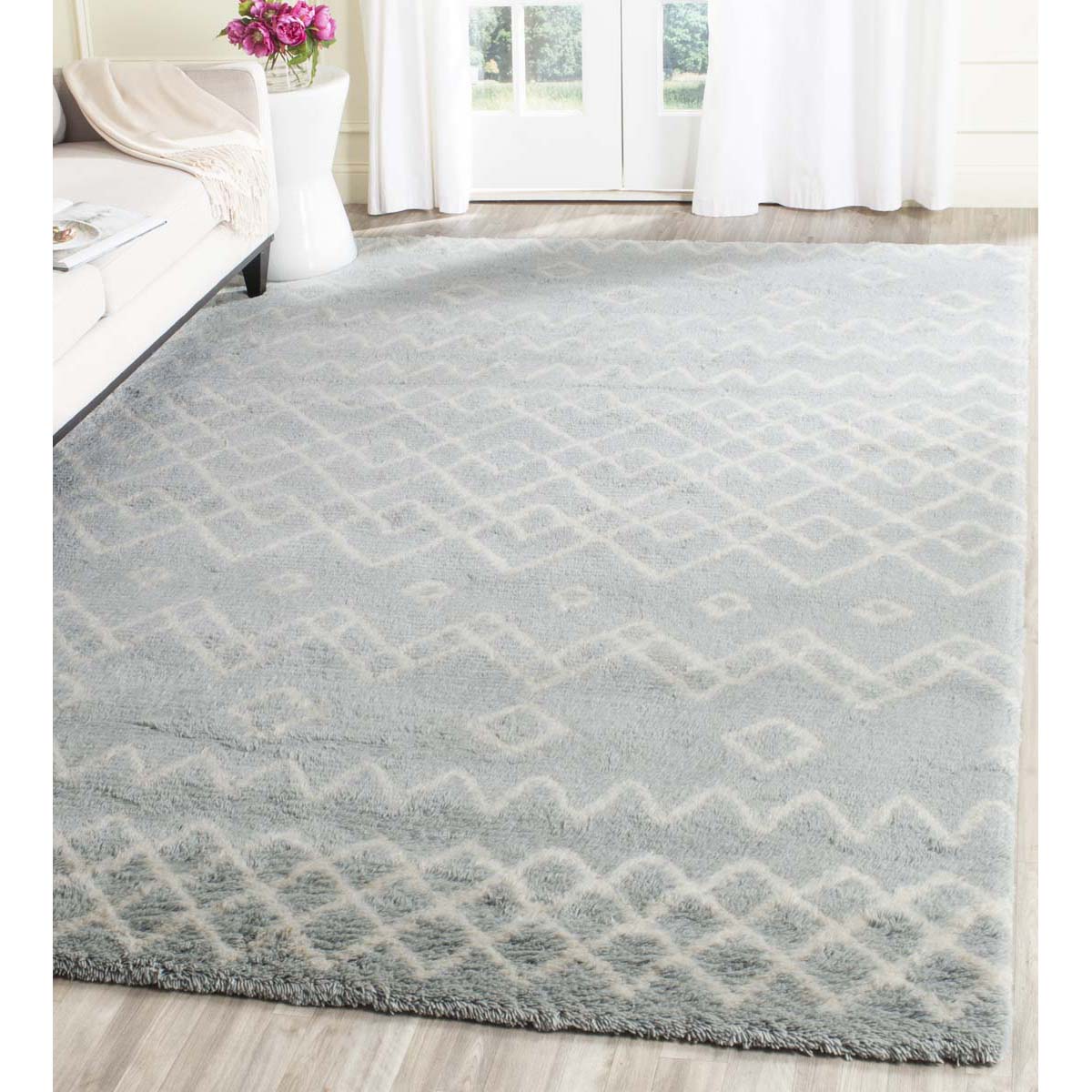 Safavieh Casablanca 806 Rug, CSB806 - Blue / Ivory