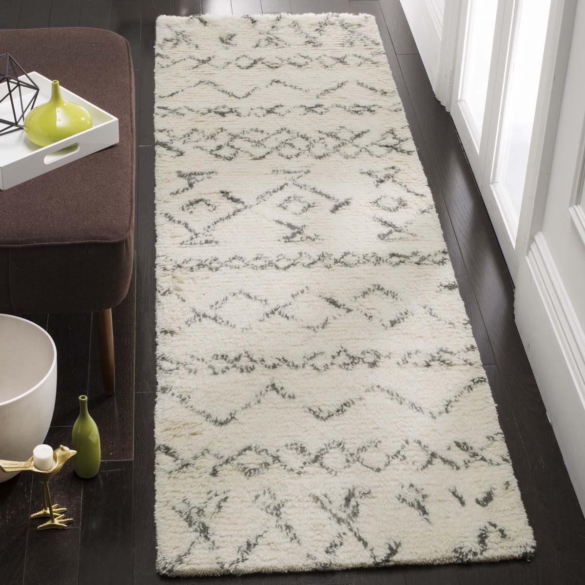 Safavieh Casablanca 827 Rug, CSB827 - Ivory / Grey
