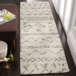 Safavieh Casablanca 827 Rug, CSB827 - Ivory / Grey