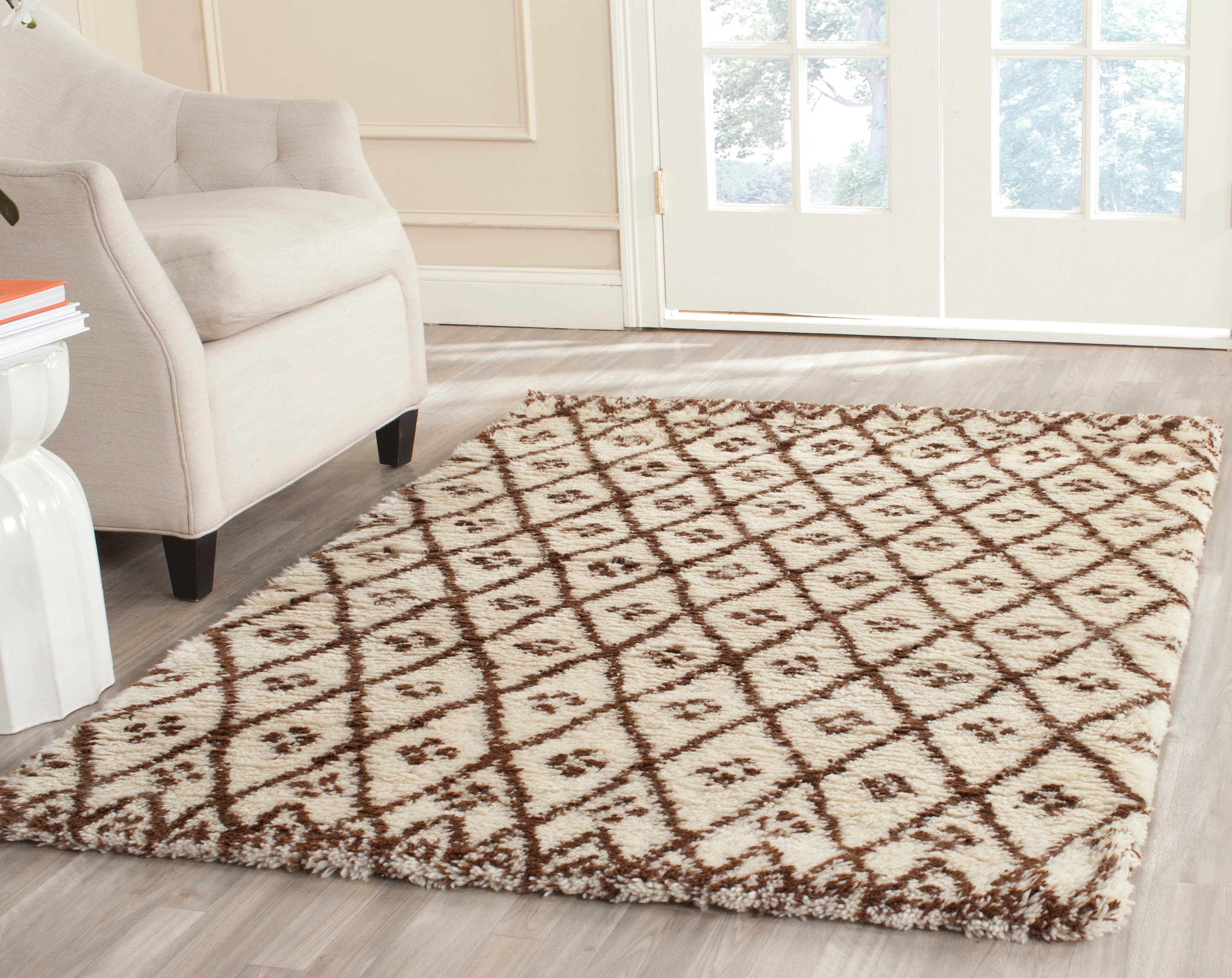 Safavieh Casablanca 839 Rug, CSB839 - Ivory / Dark Brown