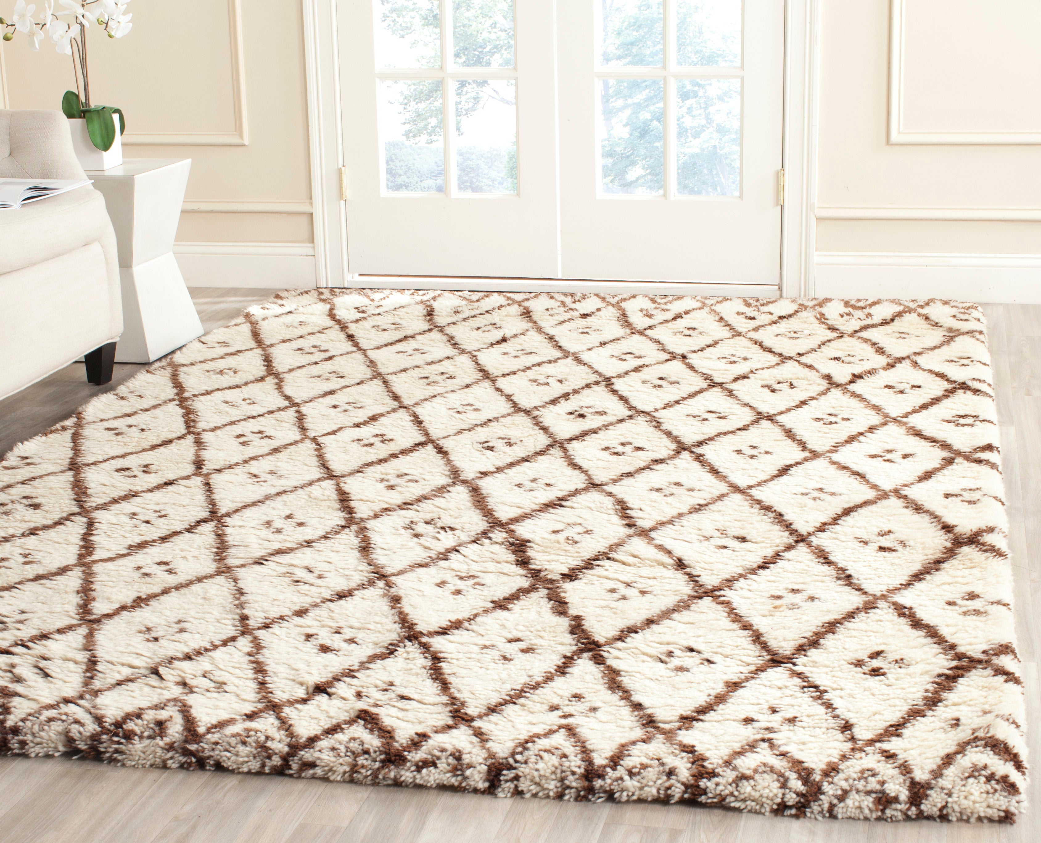 Safavieh Casablanca 839 Rug, CSB839 - Ivory / Dark Brown