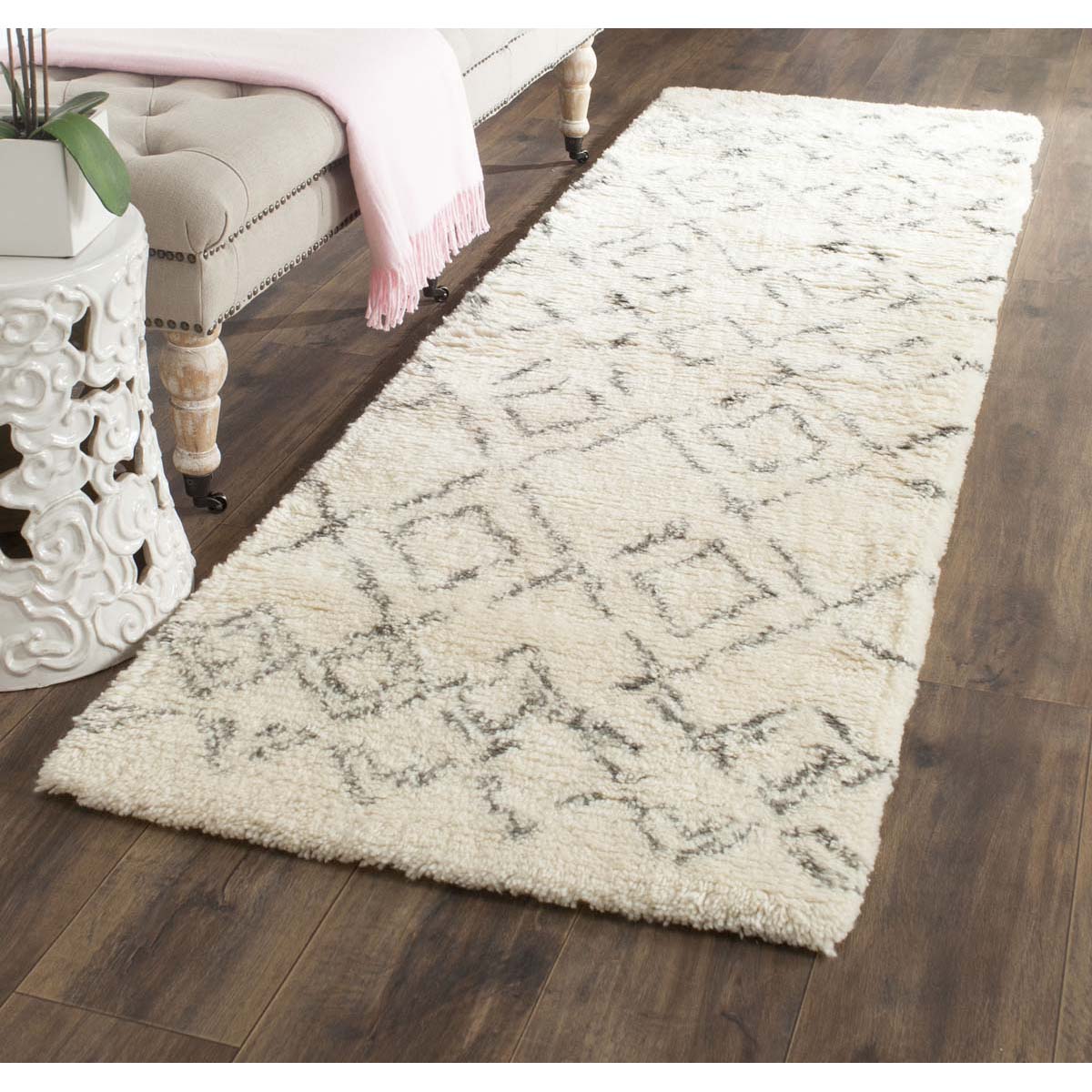 Safavieh Casablanca 845 Rug, CSB845 - Ivory / Grey