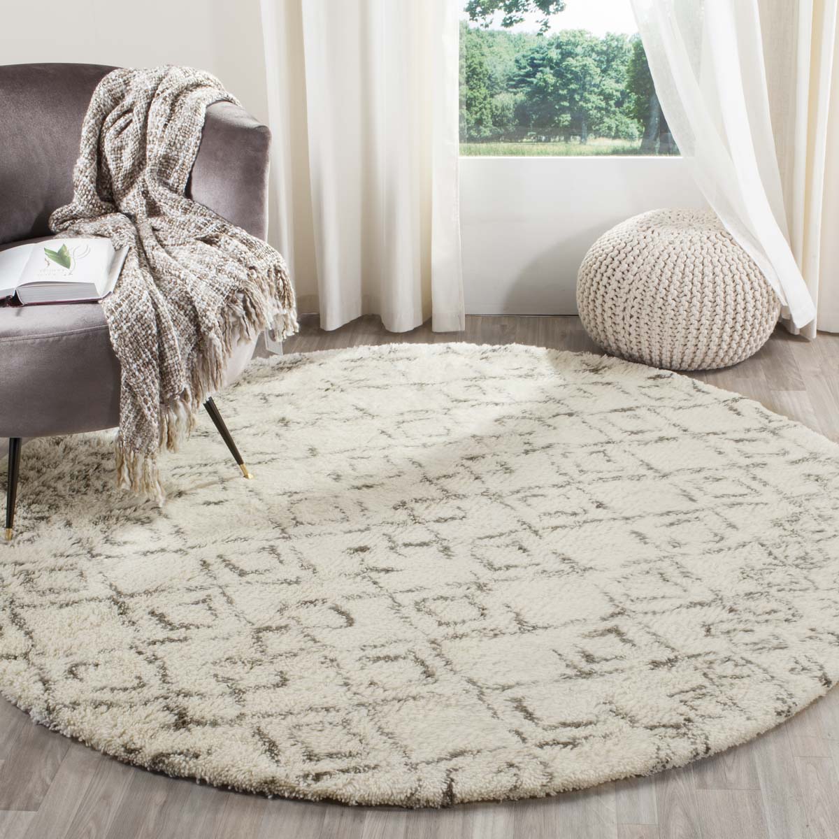 Safavieh Casablanca 845 Rug, CSB845 - Ivory / Grey