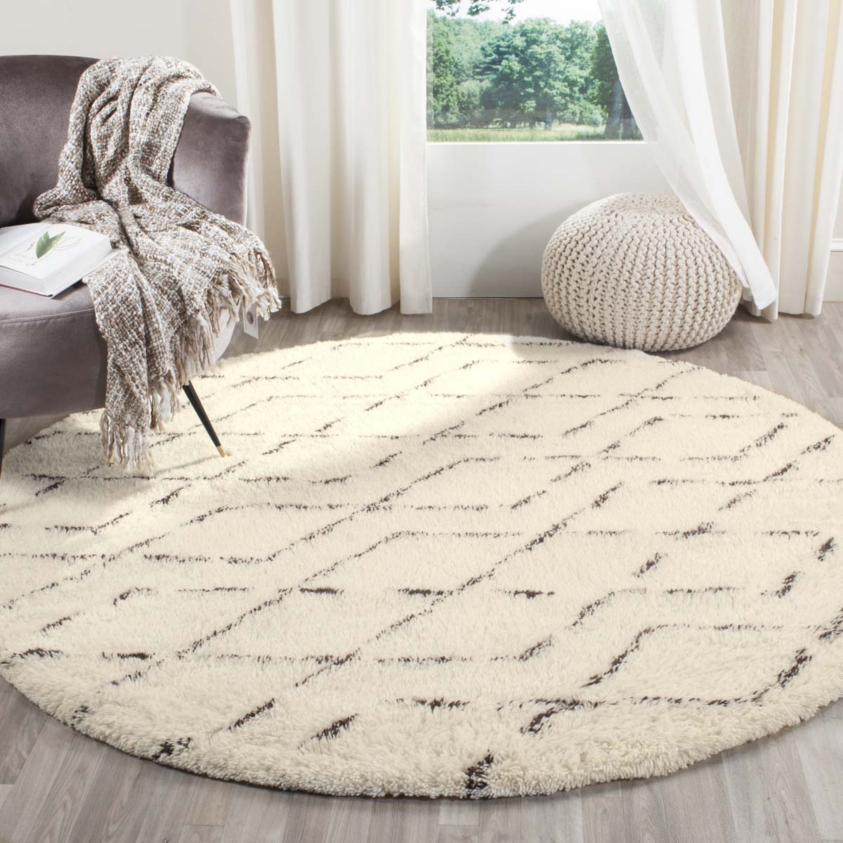 Safavieh Casablanca 847 Rug, CSB847 - Ivory / Brown
