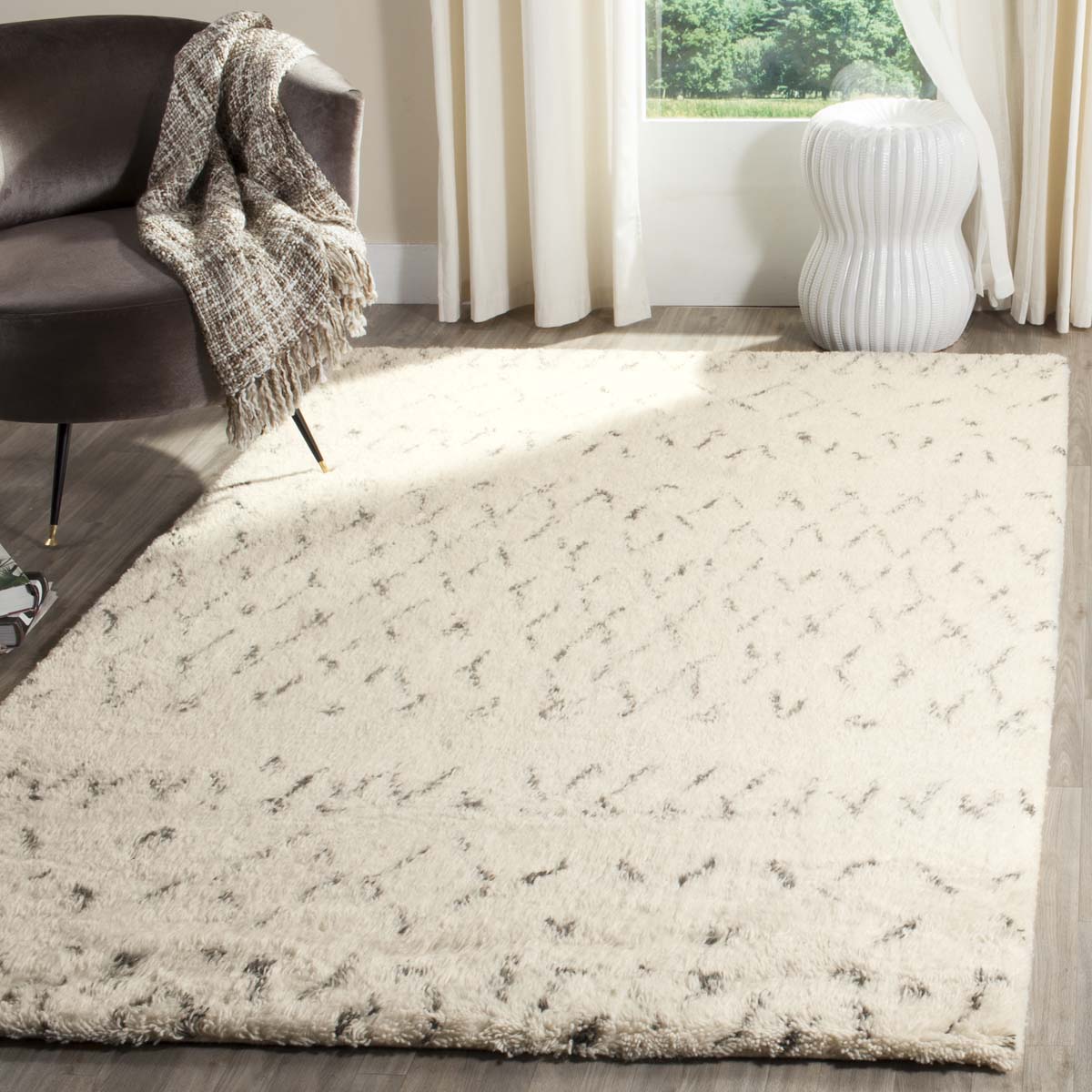 Safavieh Casablanca 851 Rug, CSB851 - Ivory / Grey