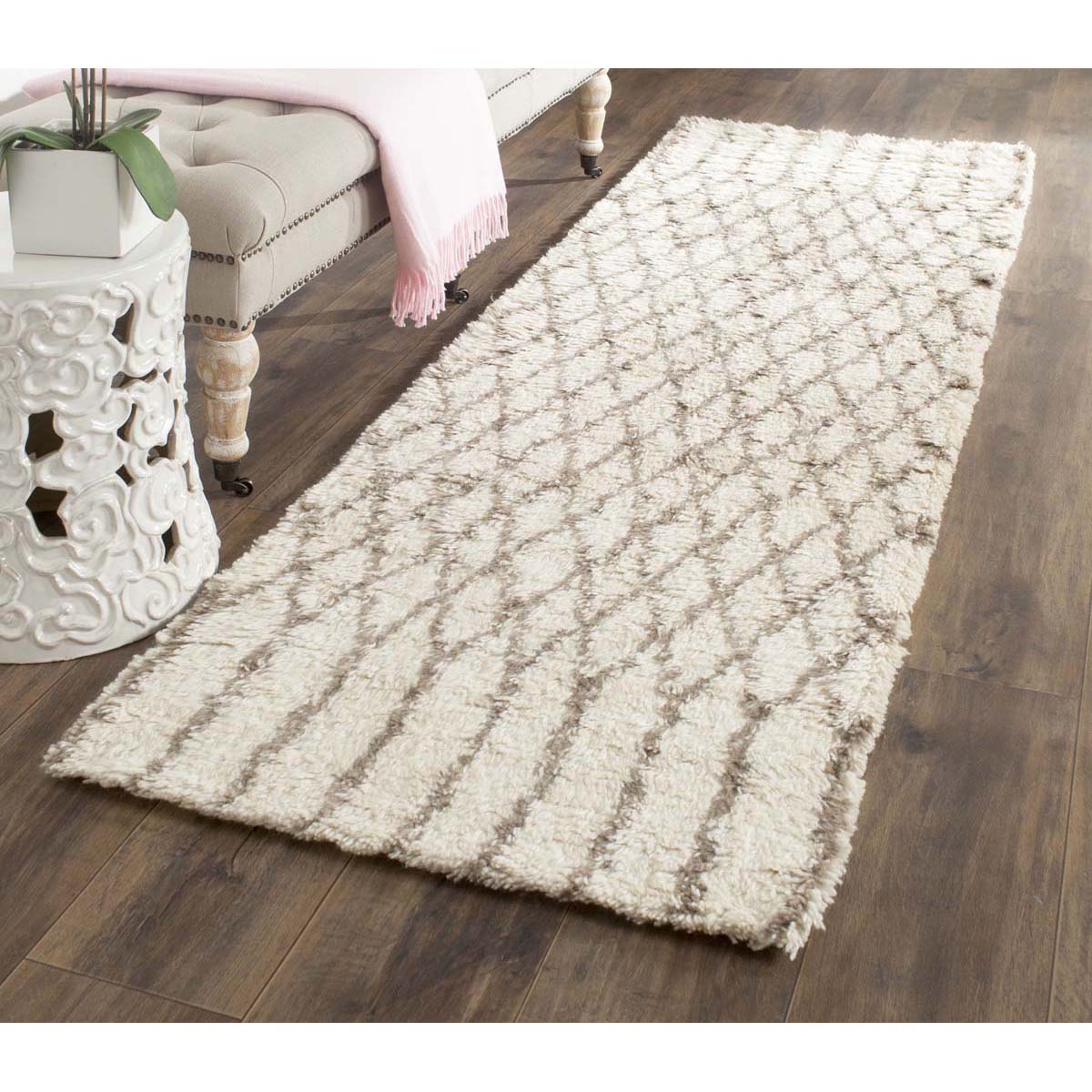 Safavieh Casablanca 860 Rug, CSB860 - Ivory / Grey