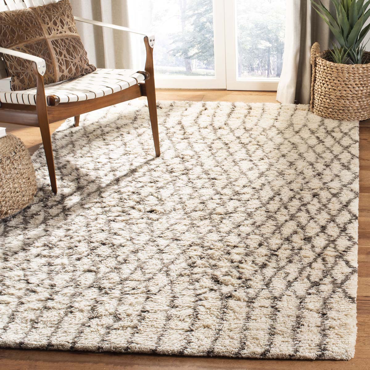 Safavieh Casablanca 860 Rug, CSB860 - Ivory / Grey