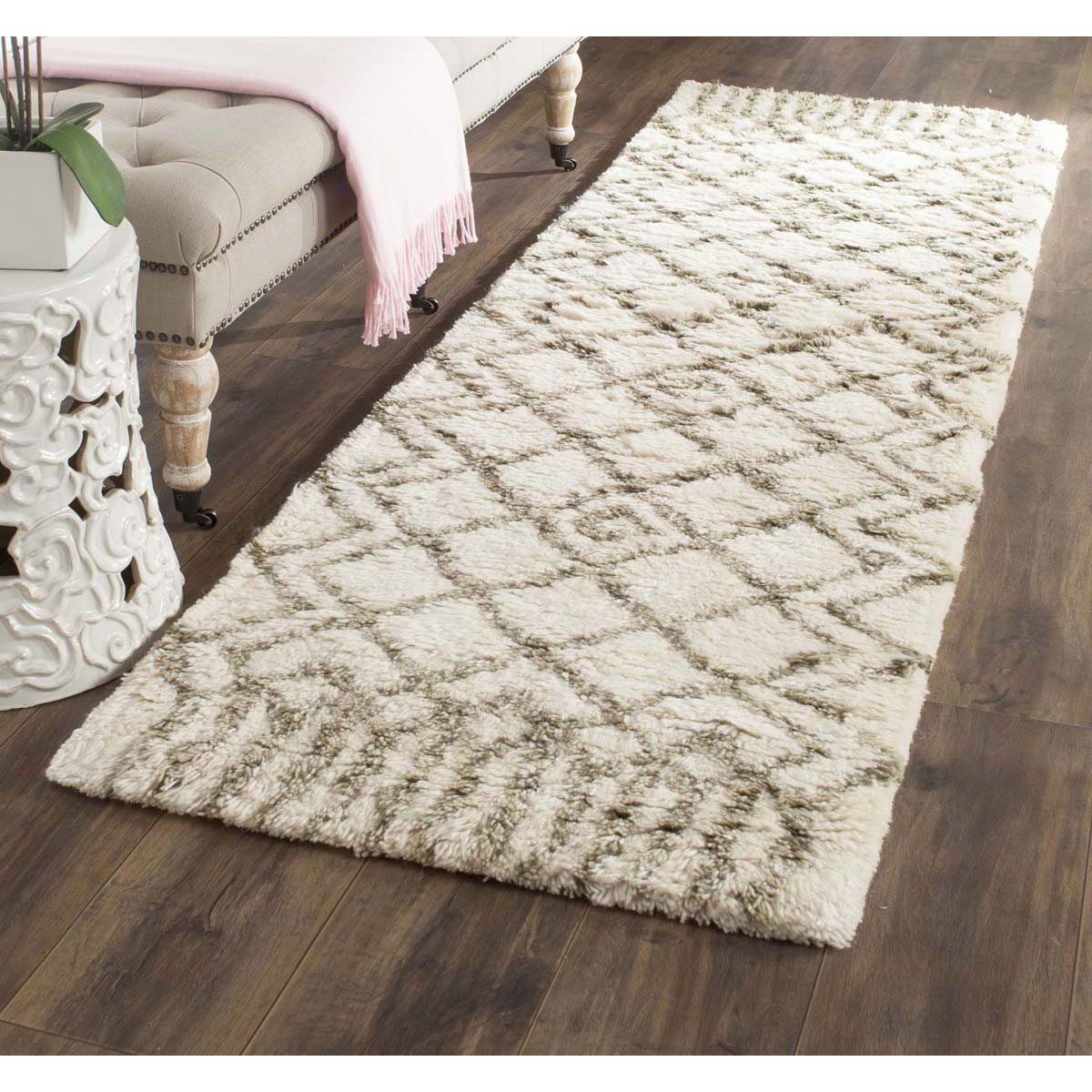 Safavieh Casablanca 894 Rug, CSB894 - Ivory / Green