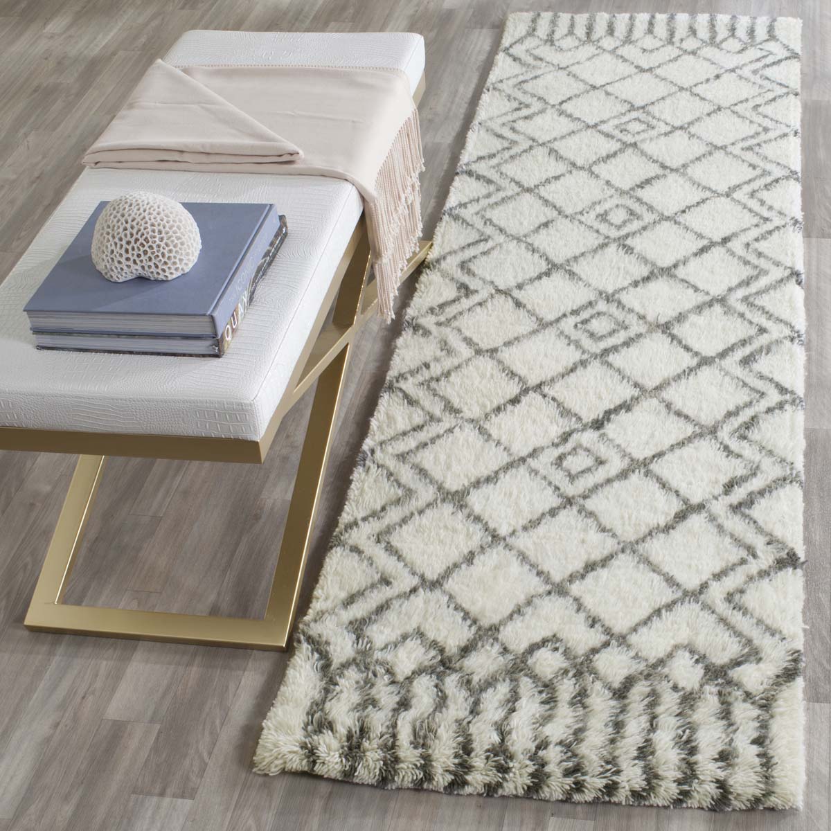 Safavieh Casablanca 894 Rug, CSB894 - Ivory / Grey