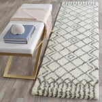 Safavieh Casablanca 894 Rug, CSB894 - Ivory / Grey