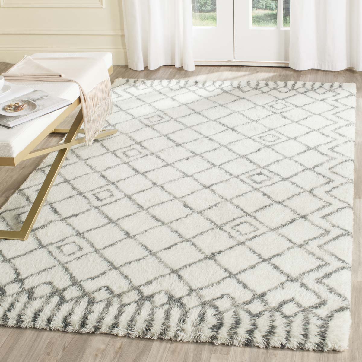 Safavieh Casablanca 894 Rug, CSB894 - Ivory / Grey