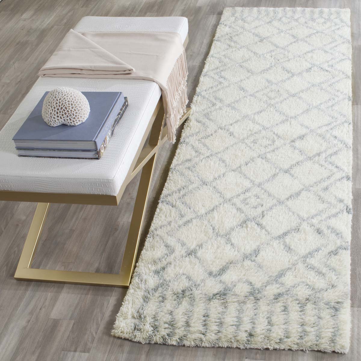 Safavieh Casablanca 894 Rug, CSB894 - Ivory / Blue