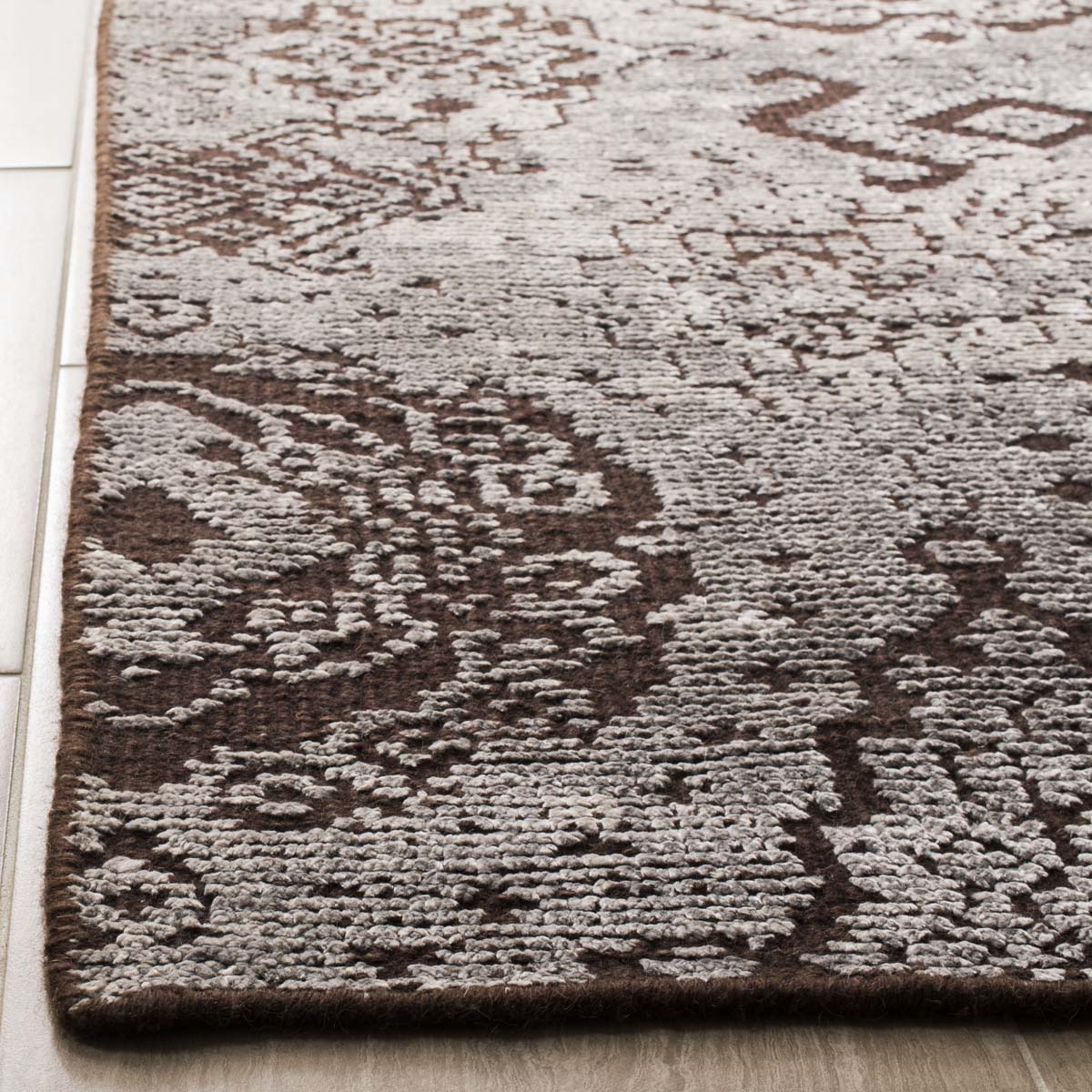 Safavieh Castilla 201 Rug, CST201 - Grey / Chocolate