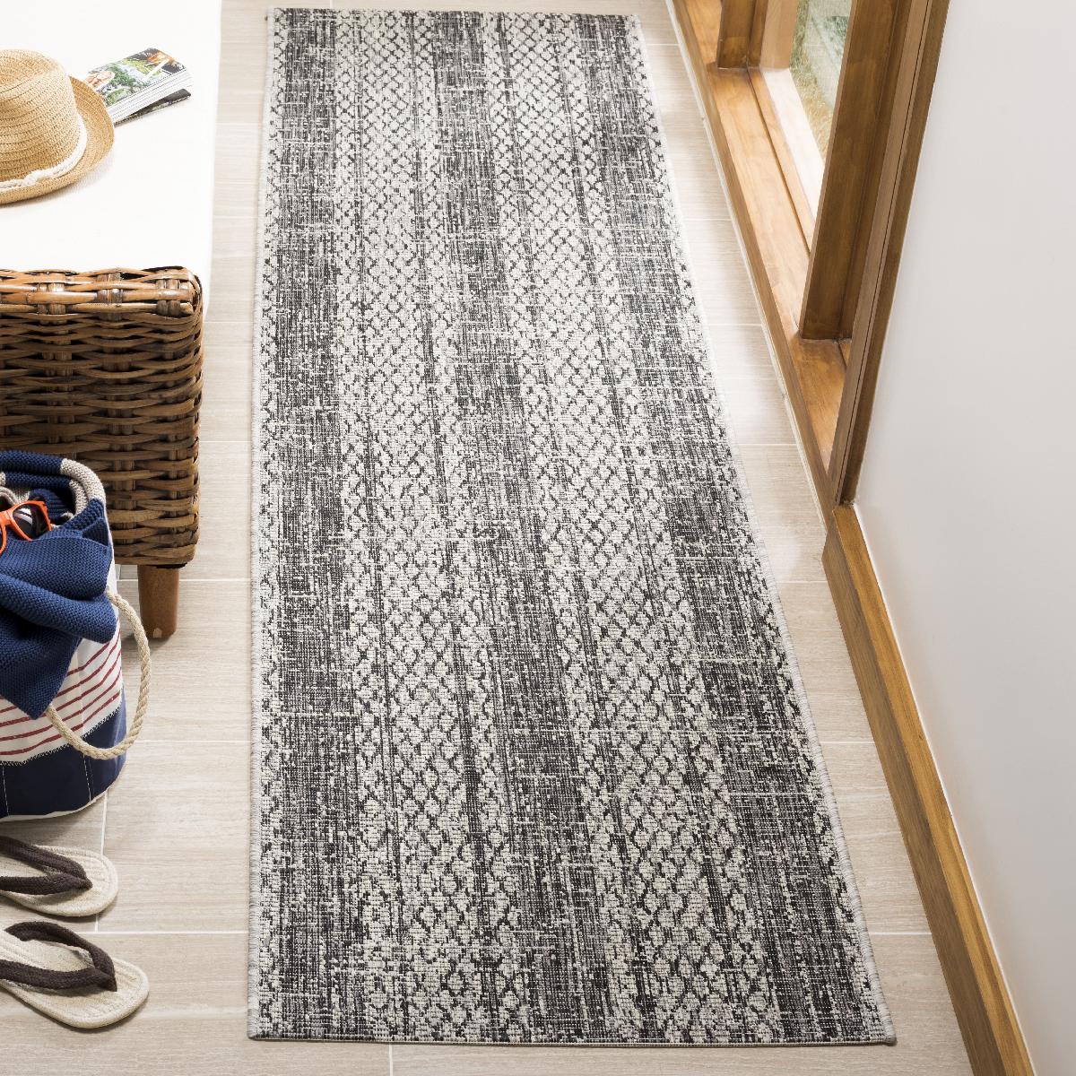 Safavieh Courtyard 736 Rug, CY8736 - LIGHT GREY / BLACK