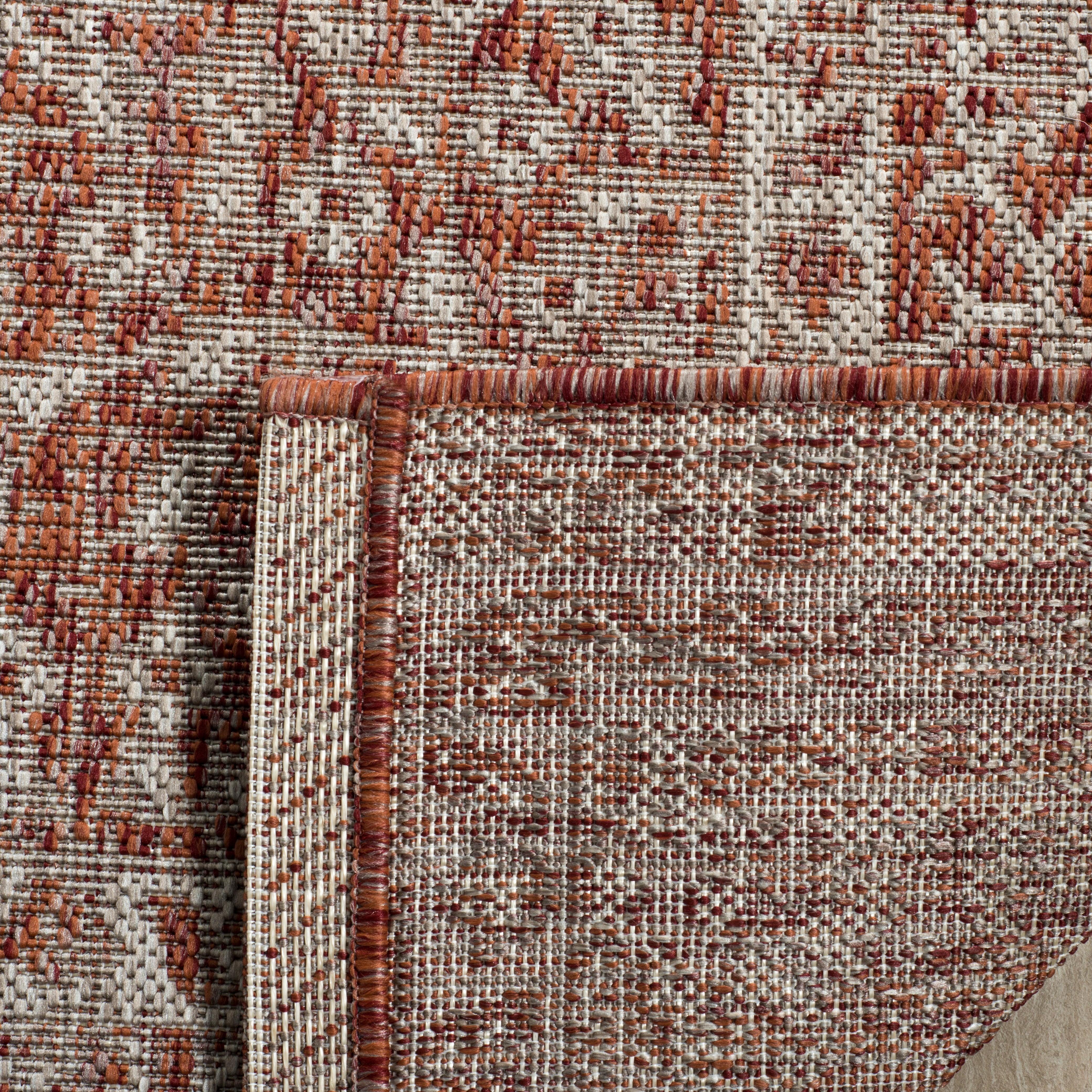 Light Beige / Terracotta
