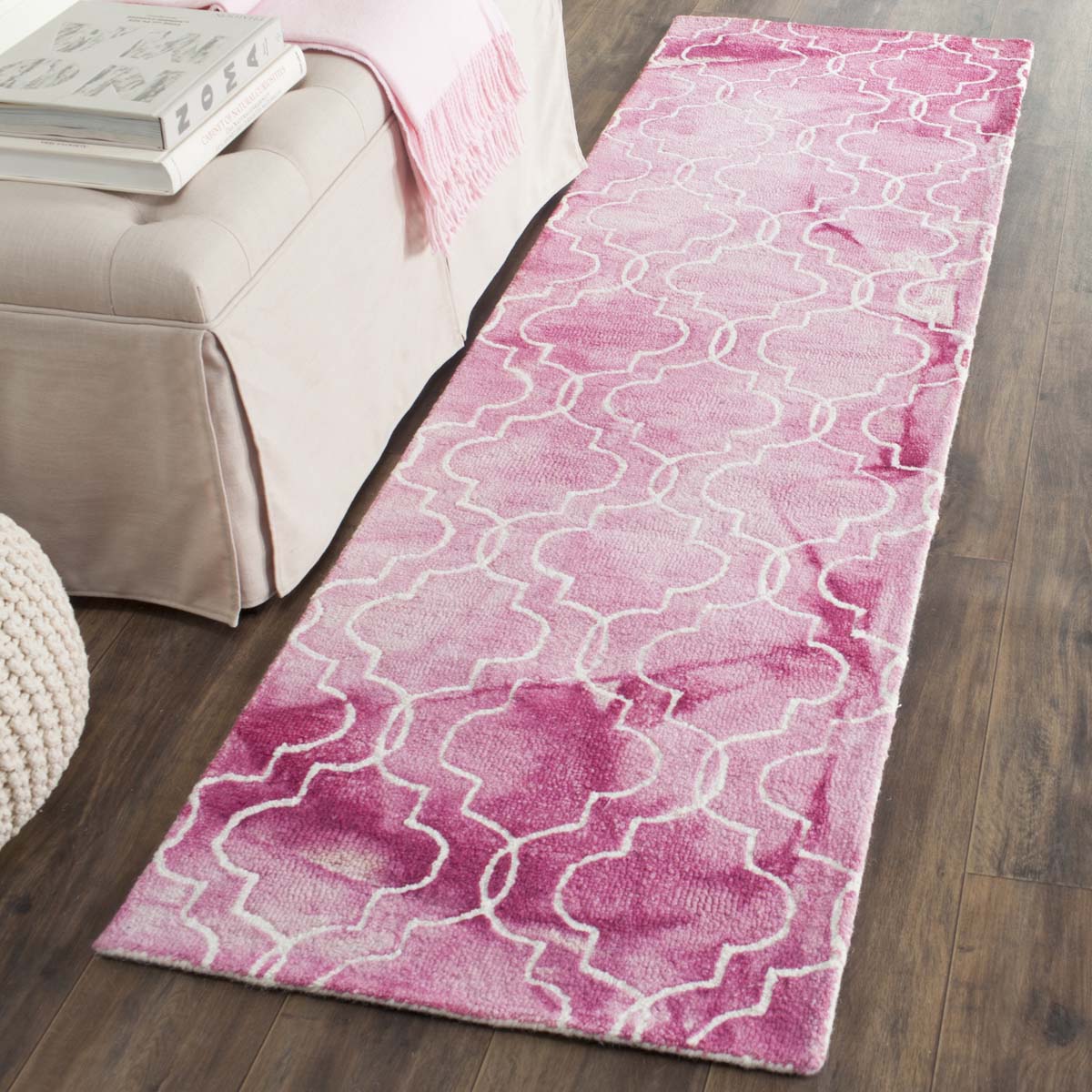 Safavieh Dip Dye 676 Rug, DDY676 - Rose / Ivory